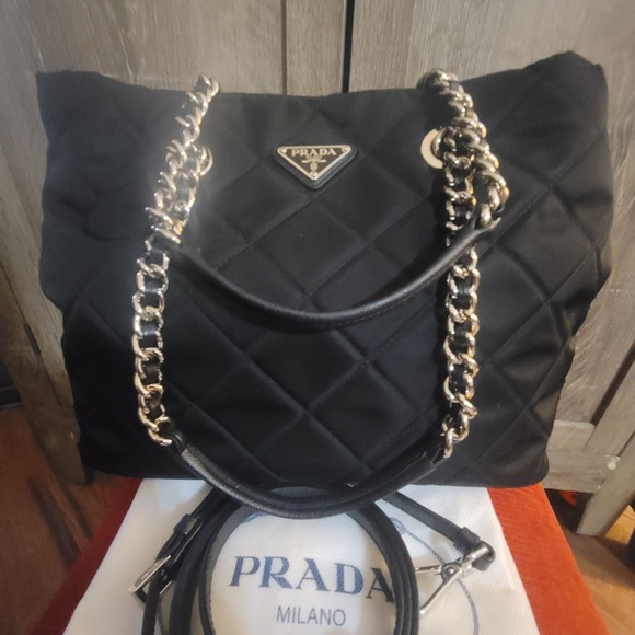 prada impuntu medium size